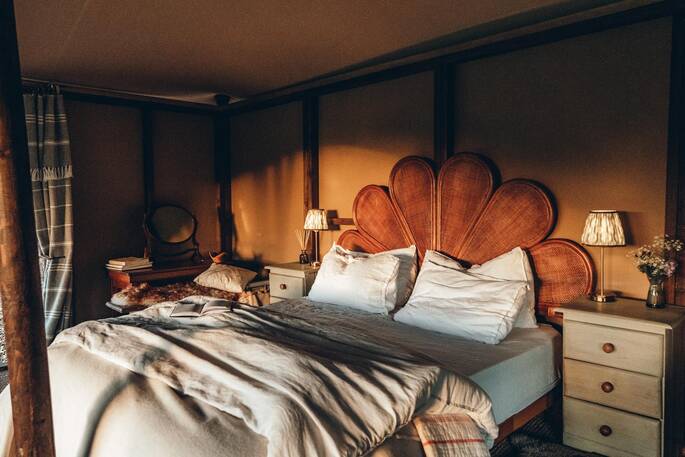King size bed