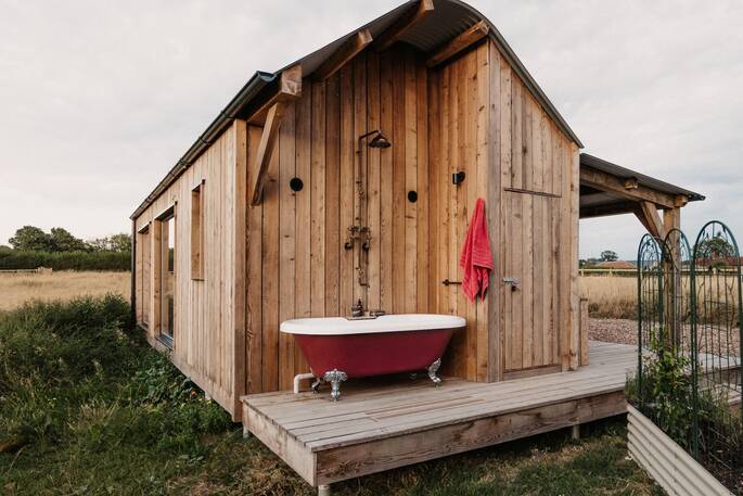 Outdoor bath