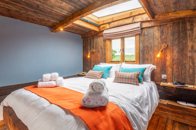 Bilton Lookout, Bilton Barns Farm (2)