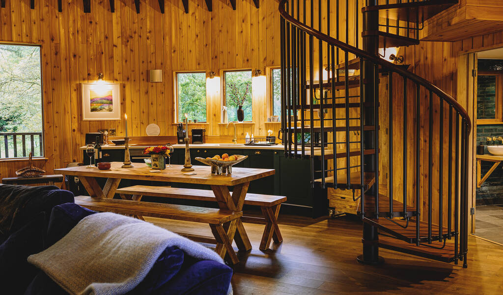 Cran Darach Treehouse Treehouse in Yorkshire Canopy & Stars