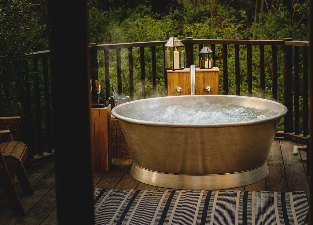 Cran Darach Treehouse Treehouse in Yorkshire Canopy & Stars