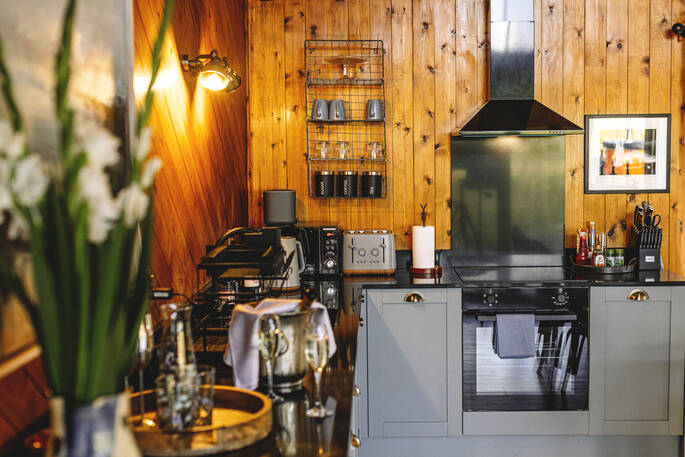 kitchen well equipped 