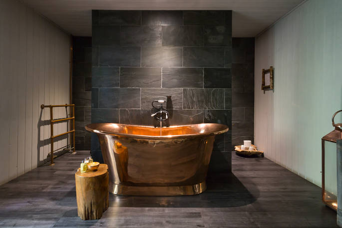 The amazing copper bathtub at Star Suite, North Star Club