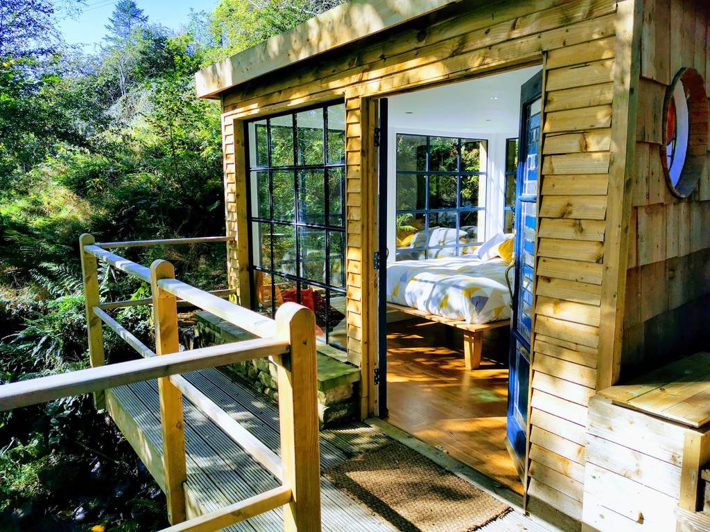 Falling Water Cabin in Yorkshire Canopy & Stars
