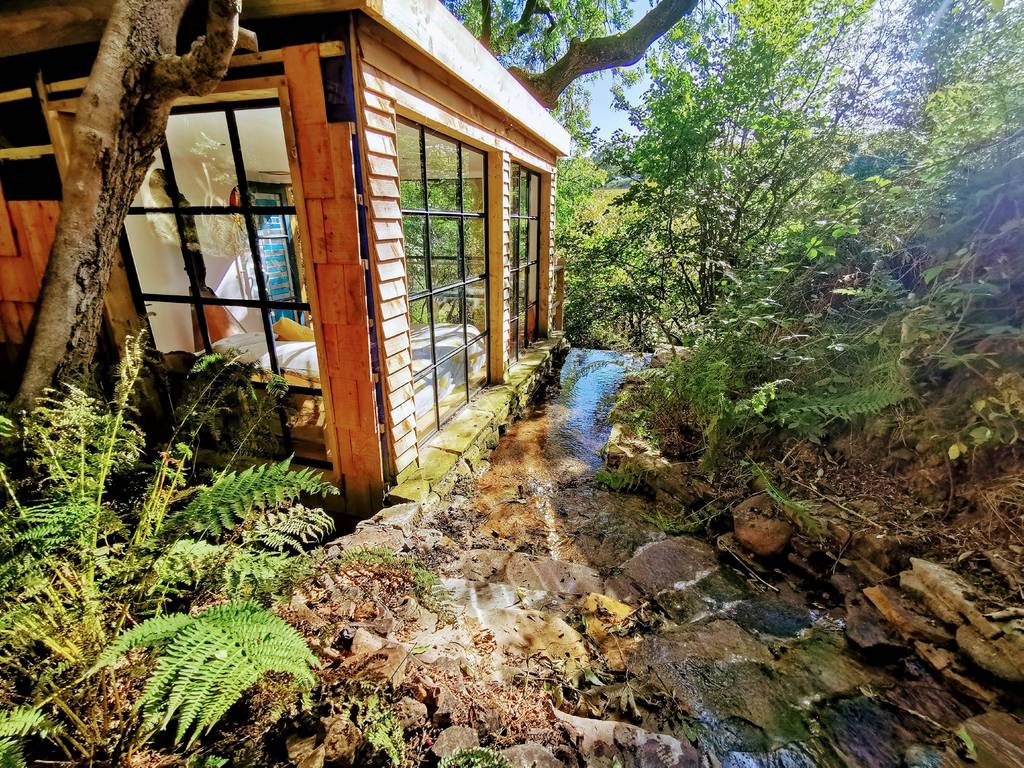 Falling Water Cabin in Yorkshire Canopy & Stars