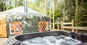 Maythorn-Yurt-exterior-hot-tub