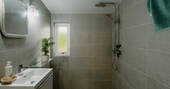 Douglas Boathouse bathroom