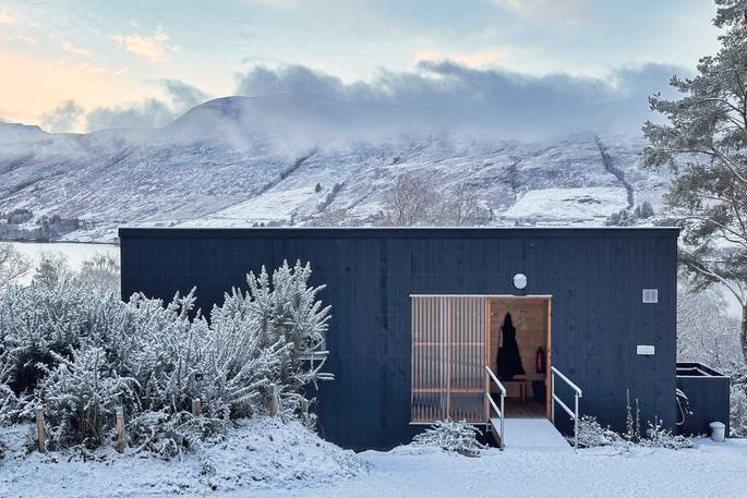 Red Squirrel Cabin - snow time, Ullapool, Highland, Scotland