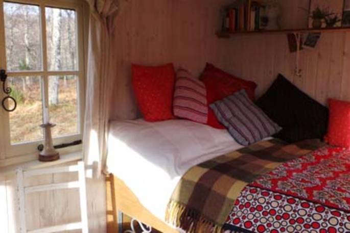 Inshriach Shepherd's Hut bed, Aviemore, Highland