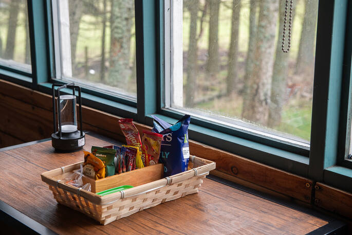 Juniper hamper