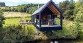 Bothan Dubh glamping cabin in front of a pond, Perthshire, Perth & Kinross, Scotland