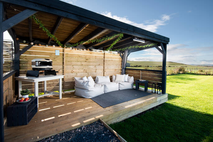 Outdoor chill area (1)