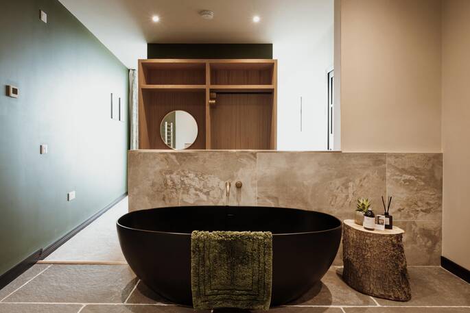 Bathroom with a freestanding bath tub