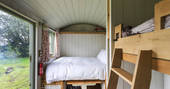 ty cerrig cardiff shepherd's hut bed