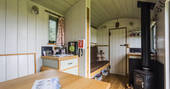 ty cerrig cardiff shepherd's hut woodburner