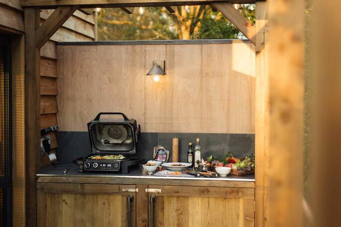 outdoor kitchen with BBQ