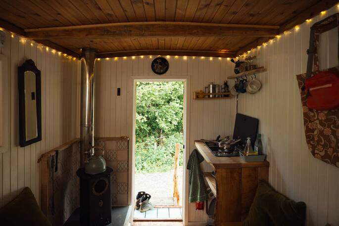 3 - view to the outside, spacious interior