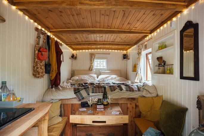 8 - bed showing pull out table