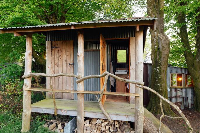 Shower block separate from the cabin