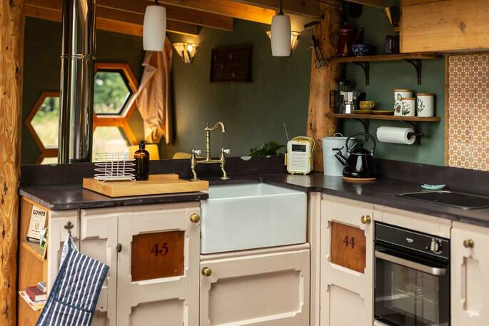 10 - All cooking utensils provided