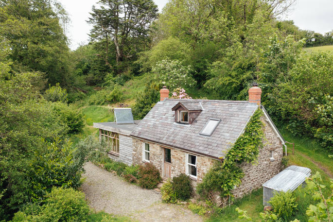Penffynnon Cottage drone view, Llandysul, Ceredigion, Wales