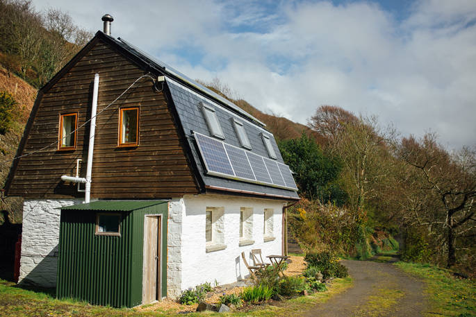 Exterior view of Lockes Cottage in Wales