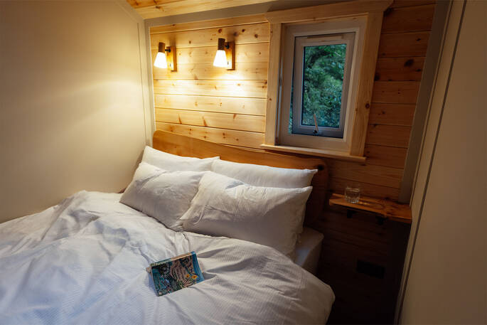 Kind size bed
