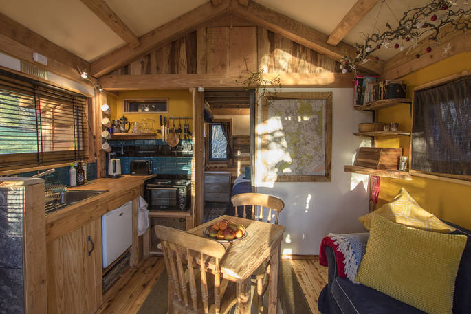 mistletoe treehouse living room and kitchen