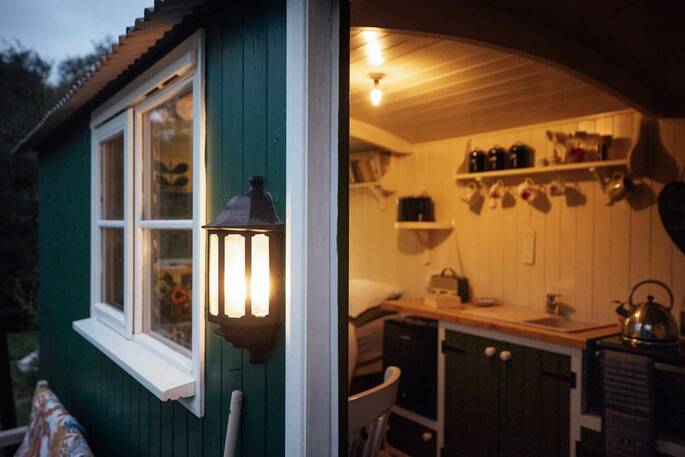 Cwt Gwyrdd shepherd's hut