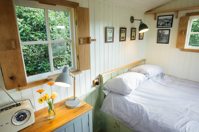 shepherd's hut wales bedroom