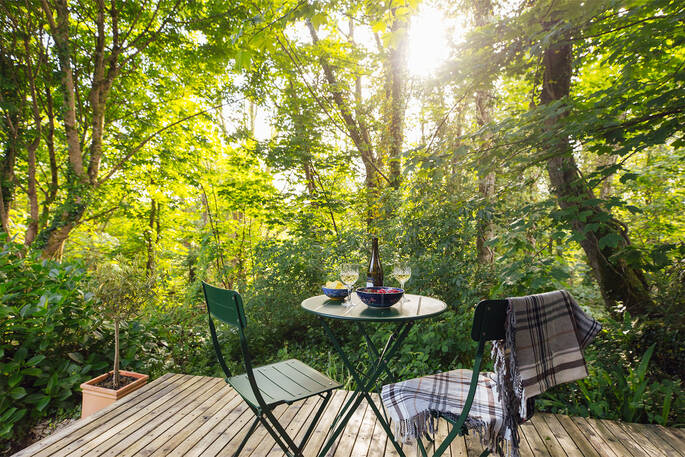 Deck area with outdoor dining