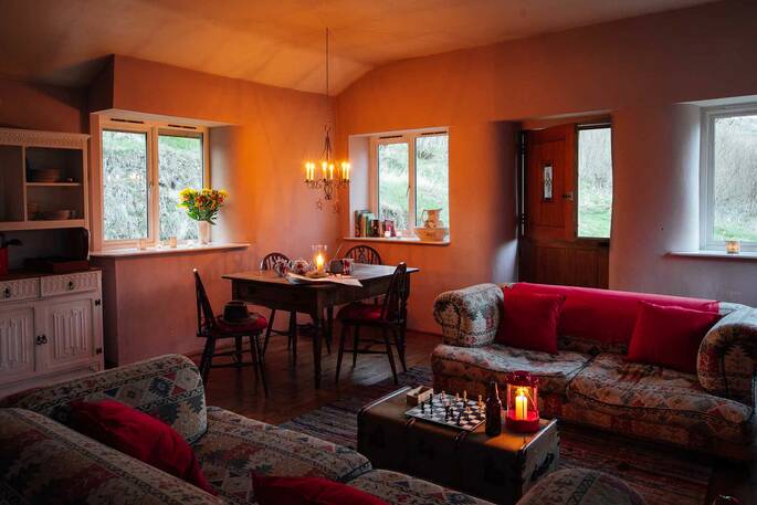 Straw cottage dining table