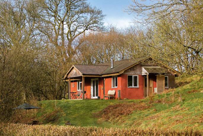 Straw Cottage front exterior