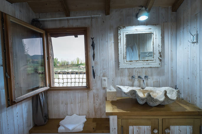 Beautiful shell shaped hand basin at Chateau Biron, Châteaux dans les Arbres, Dordogne, France