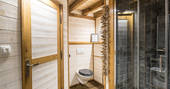 Bathroom at Hautefort Treehouse, Châteaux dans les Arbres, Dordogne, France