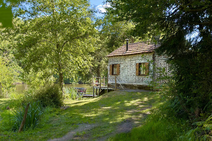 3.Approach to Fisherman's Cabin