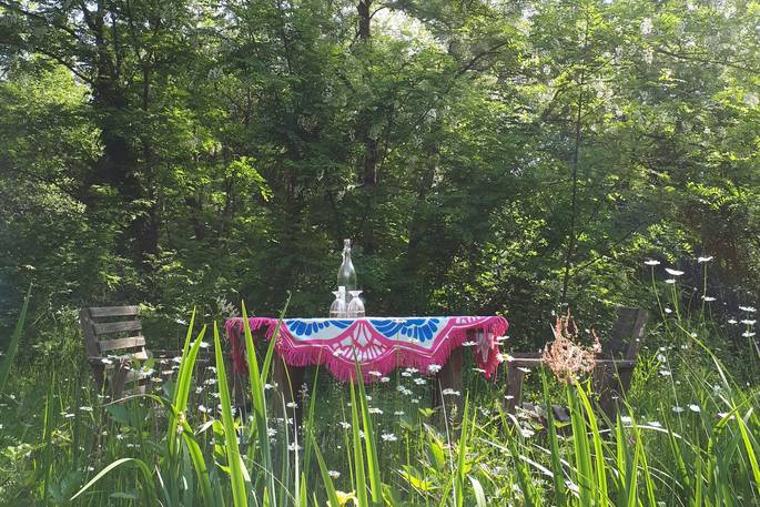 Mix up your dining space at the Woodsman's Cabin in Dordogne, France