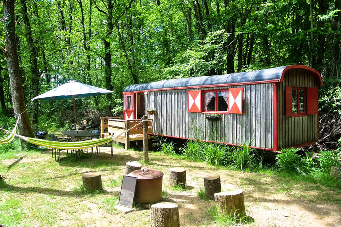 An external view of GoGreen Roulette Shepherd's Hut in Dordogne, France