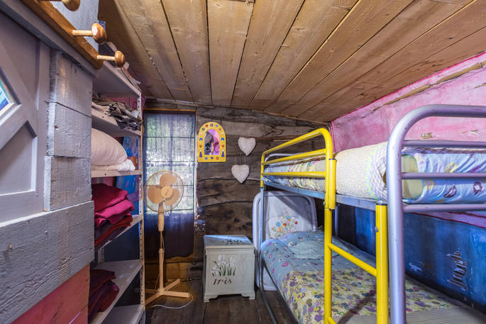 Childrens bunk beds at Layenie Under the Stars
