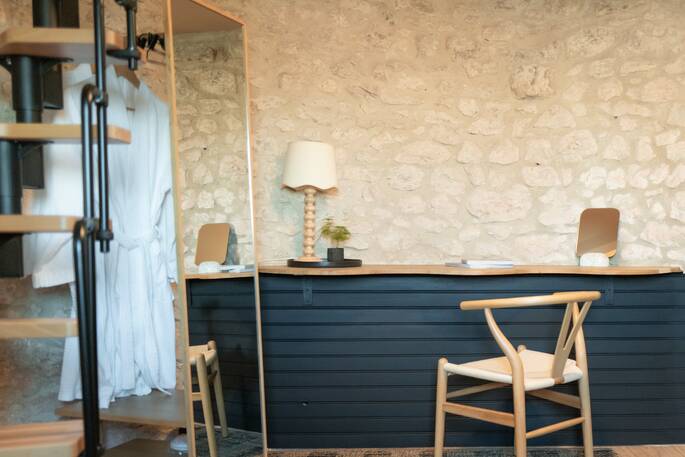 Dressing Room Workspace 1