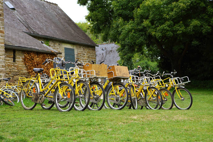 Yellow bikes for guests to use and hire out at Bot-Conan Lodge