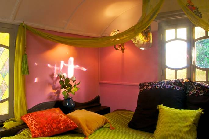 Bedroom interior at Félicie, Roulotte in Aude