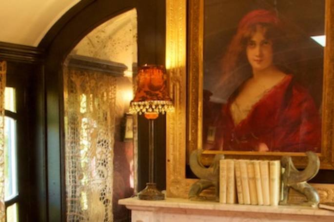 Mantlepiece in Felicie