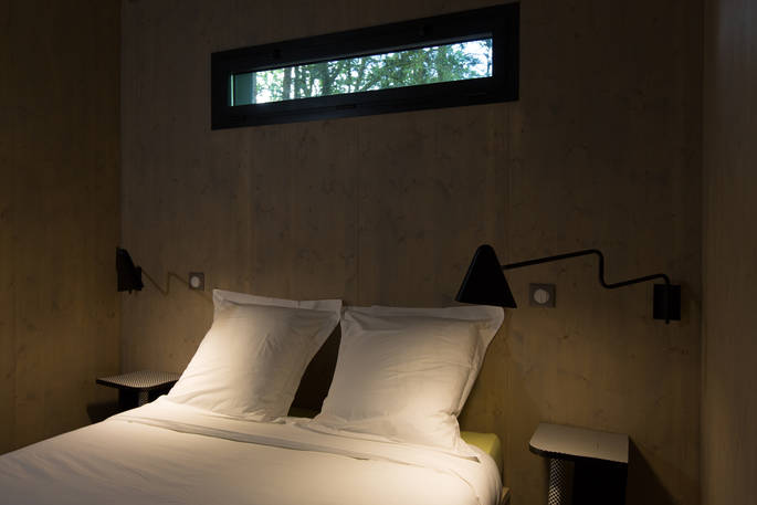 Double bedroom at Cabane de Salagnac Cèdre Blanc, Corrèze, France