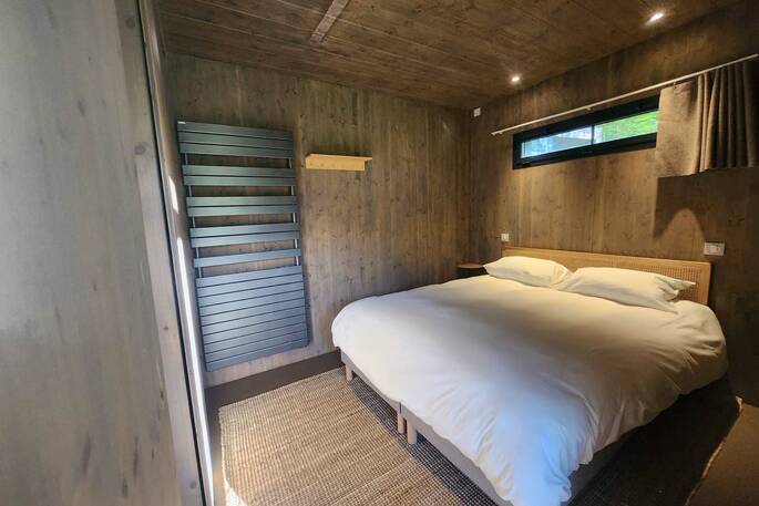 Double bedroom at Cabane de Salagnac Cèdre Blanc, Corrèze, France