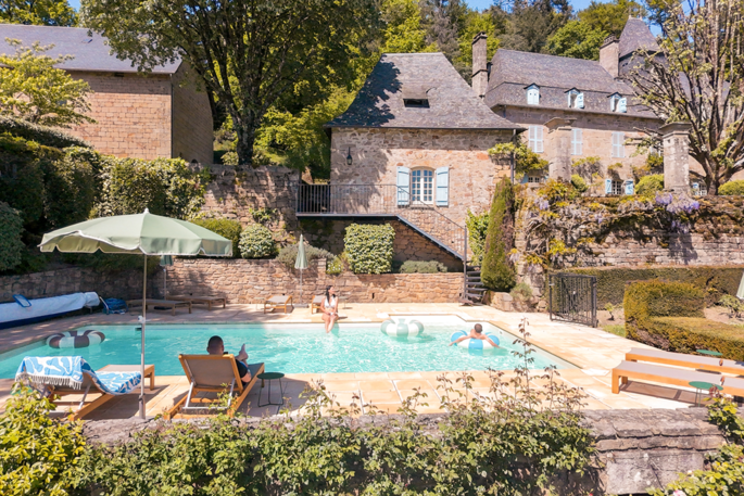 Pool area Cabanes de Salagnac