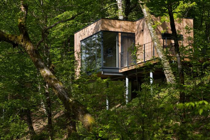 Cabanes front exterior