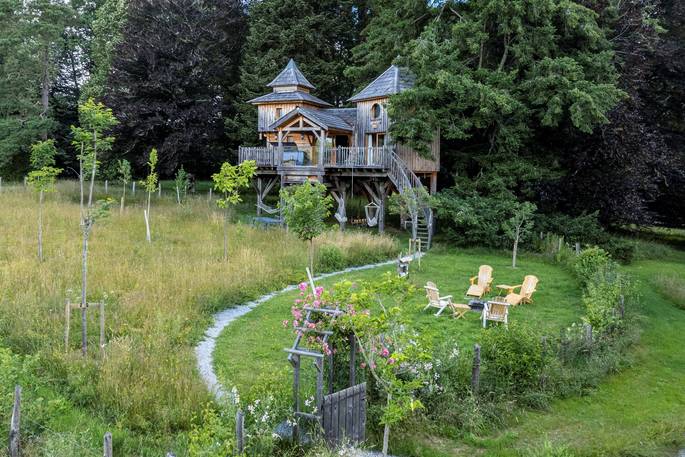 Treehouse at Chateau de Memanat, Chris Brookes Photography