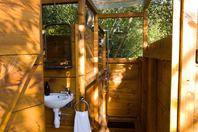 Private outdoor shower for Mount Kenya at Le Camp in France 