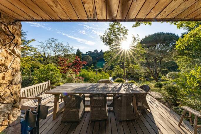 LargeTableseen from underHouse